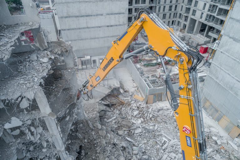 Chantier Demolition CAPOCCI Courbevoie Photo par drone DCOMDRONE 9 copie 1536x1023 1 768x512