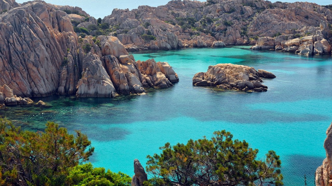 Drone Video - MARE SARDEGNA - Emozioni di Smeraldo - Amazing beaches