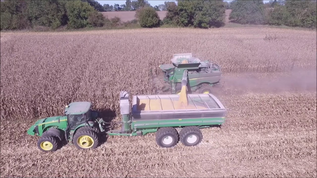 MYERS FARMS OF BROWNSVILLE, IN SHELLING CORN DRONE VIDEO OCT 18, 2018 16 ROW CORN HEAD JOHN DEERE
